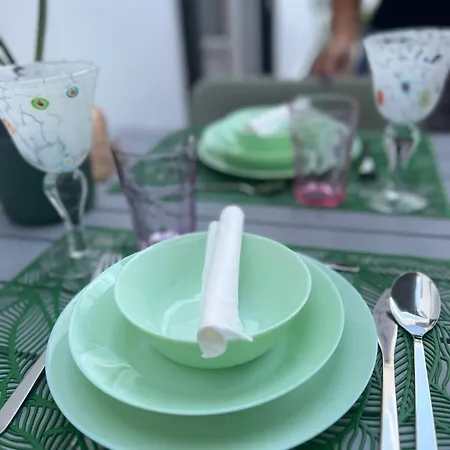 Portas - Large - Center Daire Ponta Delgada