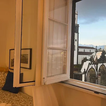 Portas - Large - Center Ponta Delgada