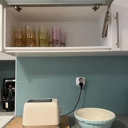 Daire Portas - Large - Center *