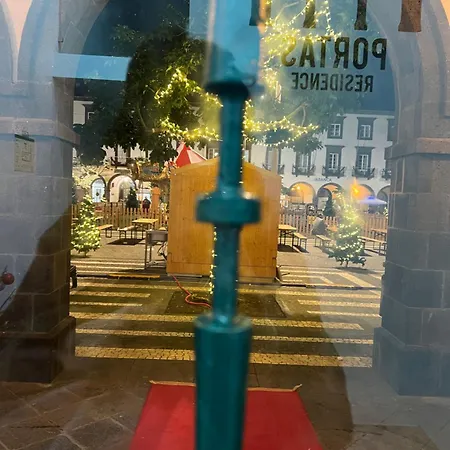 Daire Portas - Large - Center Ponta Delgada