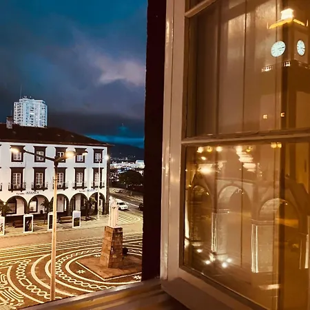 Portas - Large - Center Ponta Delgada (Sao Miguel)