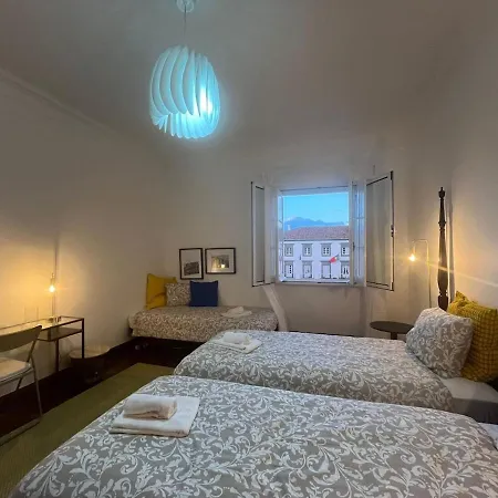 Portas - Large - Center * Ponta Delgada