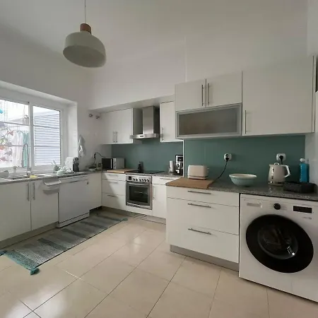 Portas - Large - Center * Ponta Delgada