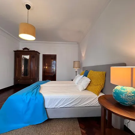 Portas - Large - Center * Ponta Delgada